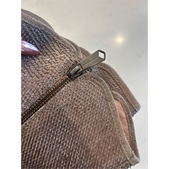 Donald Pliner Dela riding boots gray taupe leather textured size 6 - Picture 12 of 12